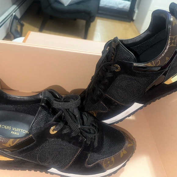 LOUIS VUITTON BROWN BLACK RICH GOLD SNEAKERS - Picture 4 of 5